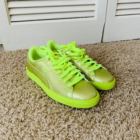 Shoes - Puma sneakers